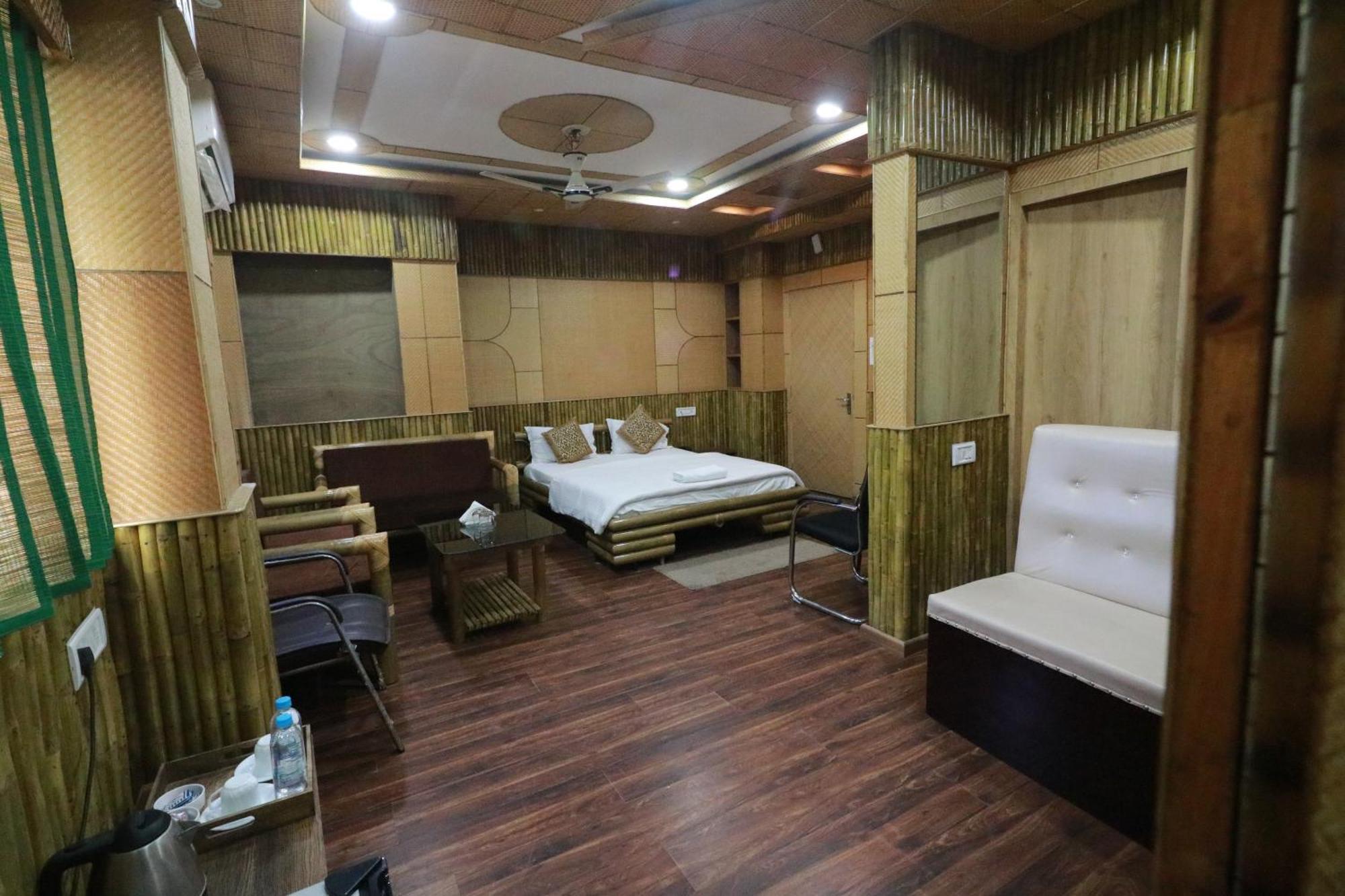 Hotel Himalaya Agartala Exterior foto