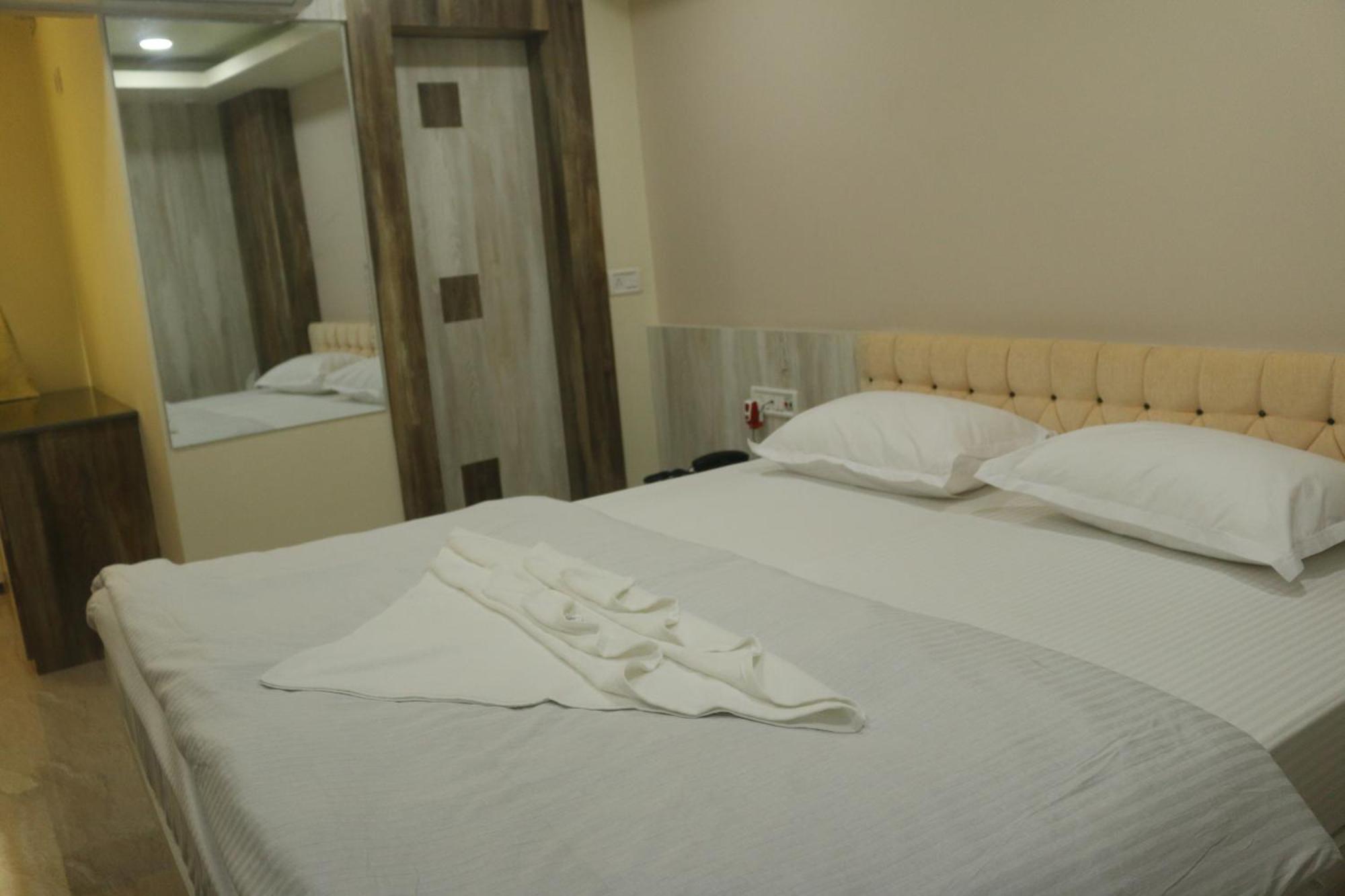 Hotel Himalaya Agartala Exterior foto