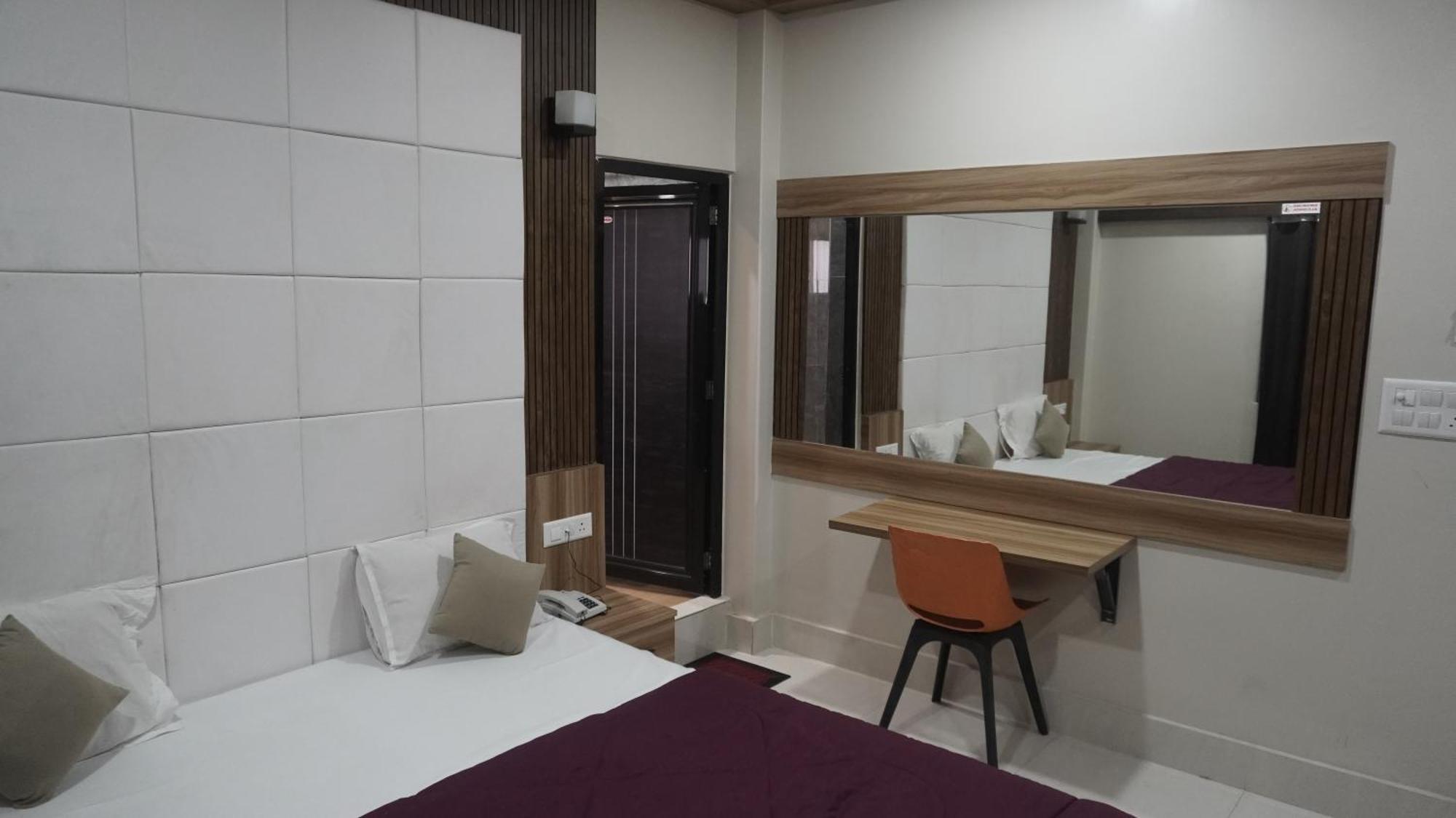 Hotel Himalaya Agartala Exterior foto