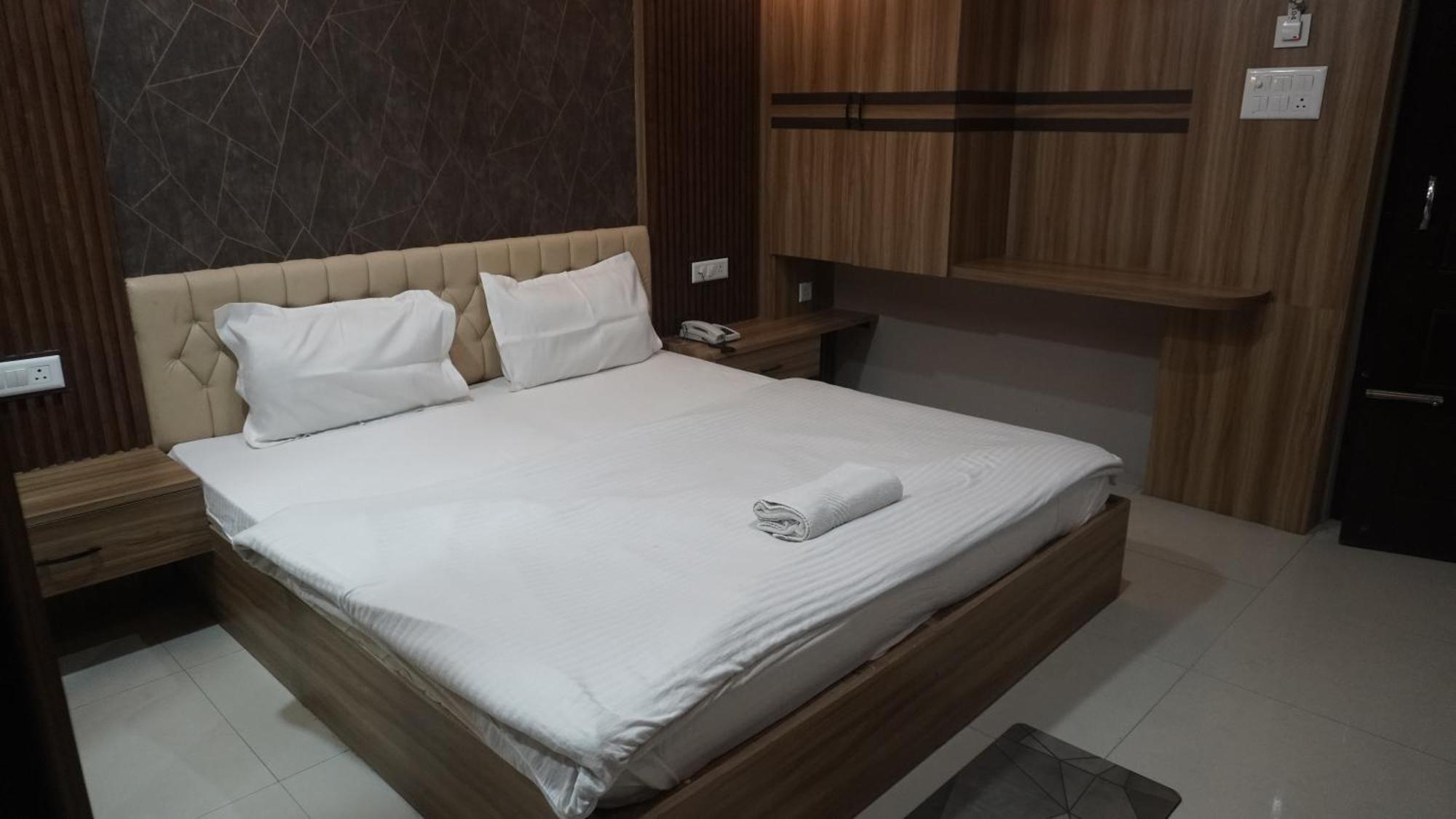 Hotel Himalaya Agartala Exterior foto